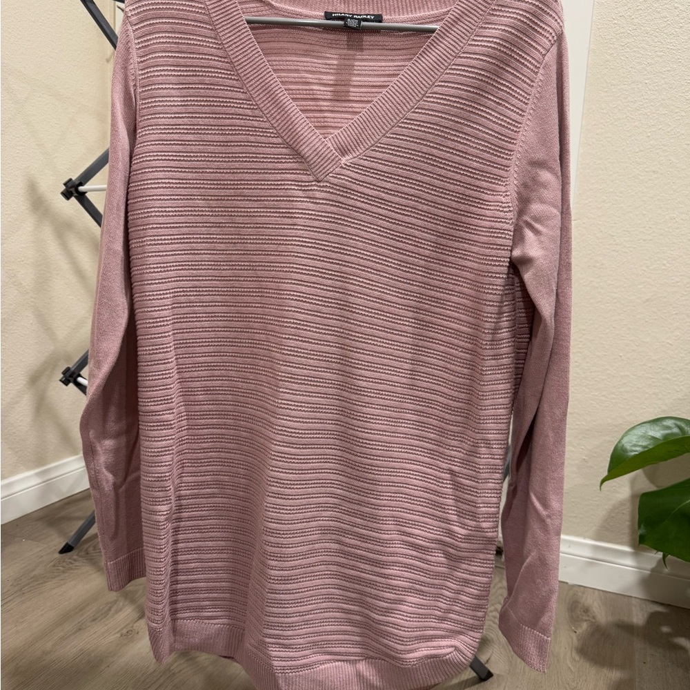 LIKE NEW Ribbed Mauve V-Neck Sweater